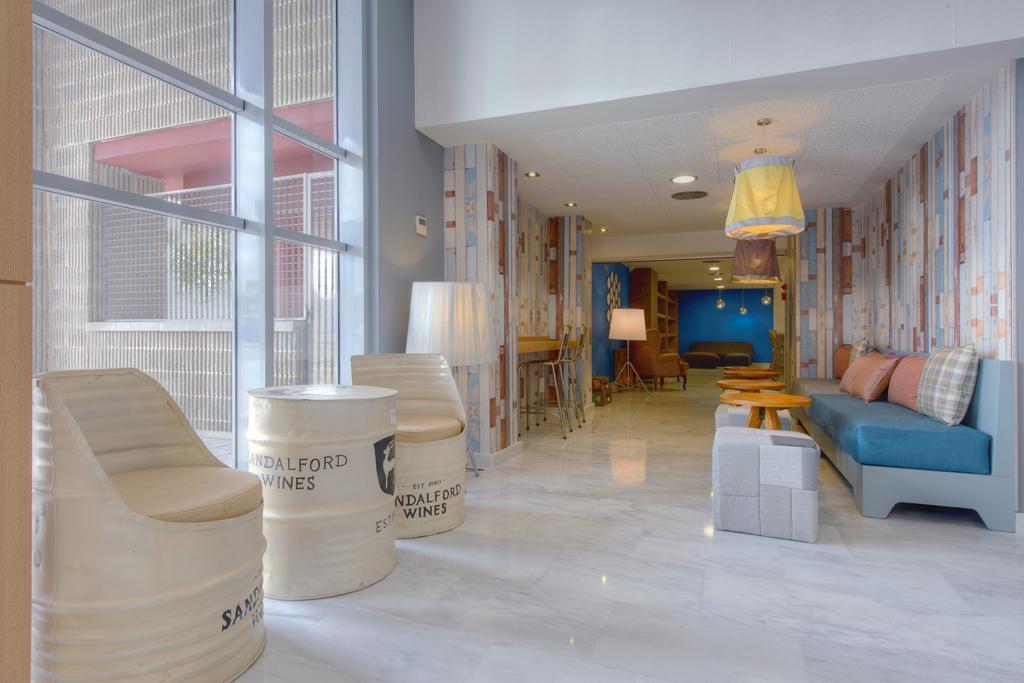 Madrid Airport Suites, Affiliated By Melia Exterior photo