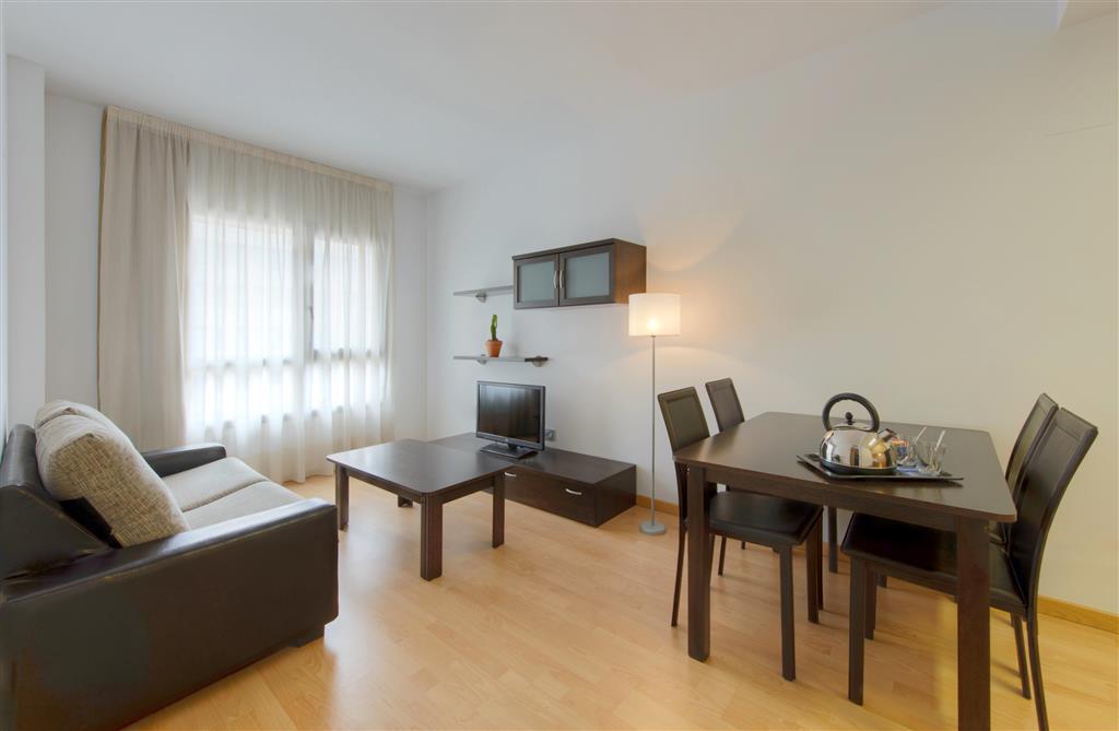 Madrid Airport Suites, Affiliated By Melia Room photo